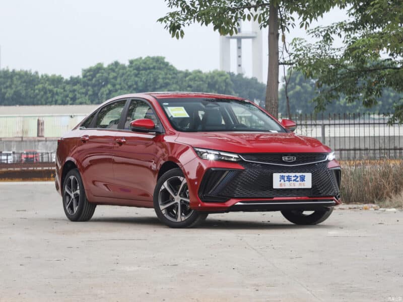 Китайский гибридный седан Geely Emgrand L Hi-X прошел зимние тесты