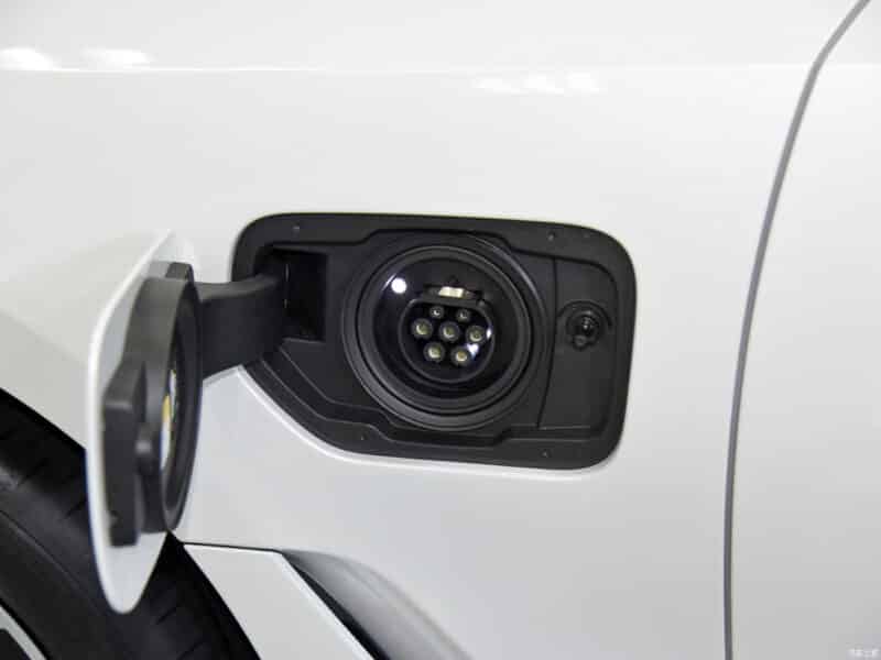 Только для Китая BMW i3 EV с запасом хода 526 км запущен на китайский рынок