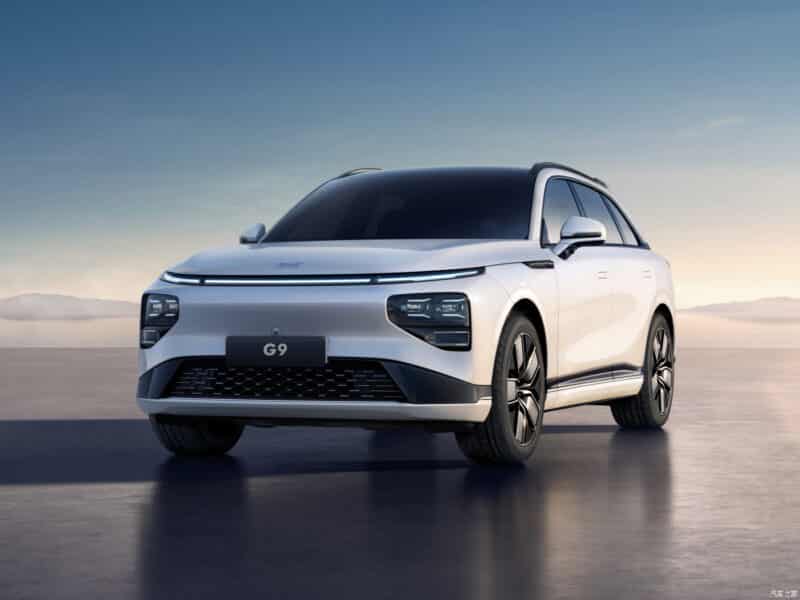 Шпионские снимки интерьера XPeng G9 показывают огромный двойной экран