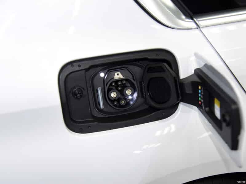 Только для Китая BMW i3 EV с запасом хода 526 км запущен на китайский рынок