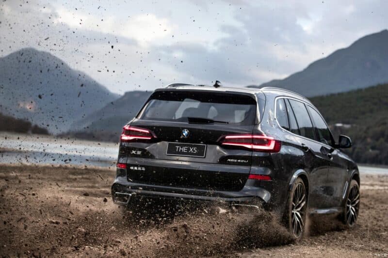 Опубликованы официальные изображения BMW X5 L для Китая