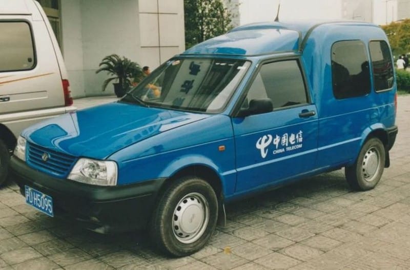 CNC SAIC4 Nanya Unique NJ1020 1999 00 — The Big Read — SAIC (4/6) — автобусы Volvo, грузовики Iveco и старый Seat Ibiza