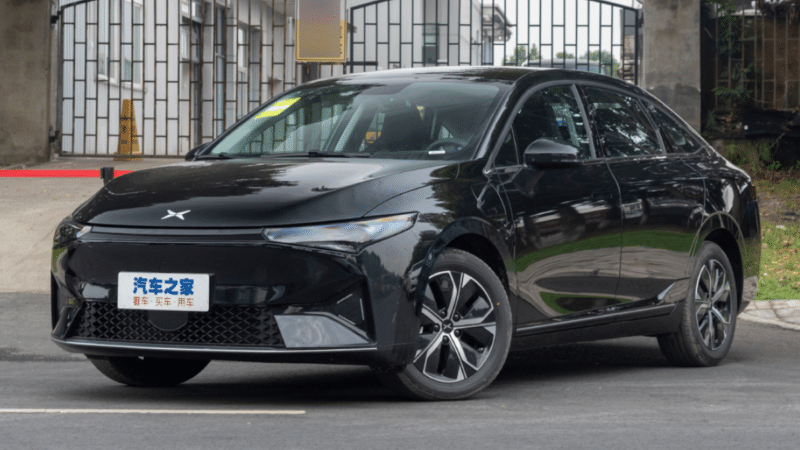 Электрический седан XPeng P5 дешевле Tesla Model 3 в Европе