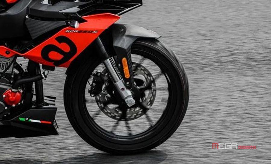 GPR250S находит баланс между улицами и дорогами GPR250S находит баланс между улицами и треками GPR250S находит баланс между улицами и треками Новости китайских электрических мотоциклов MEGA CHINAMOTOR 12