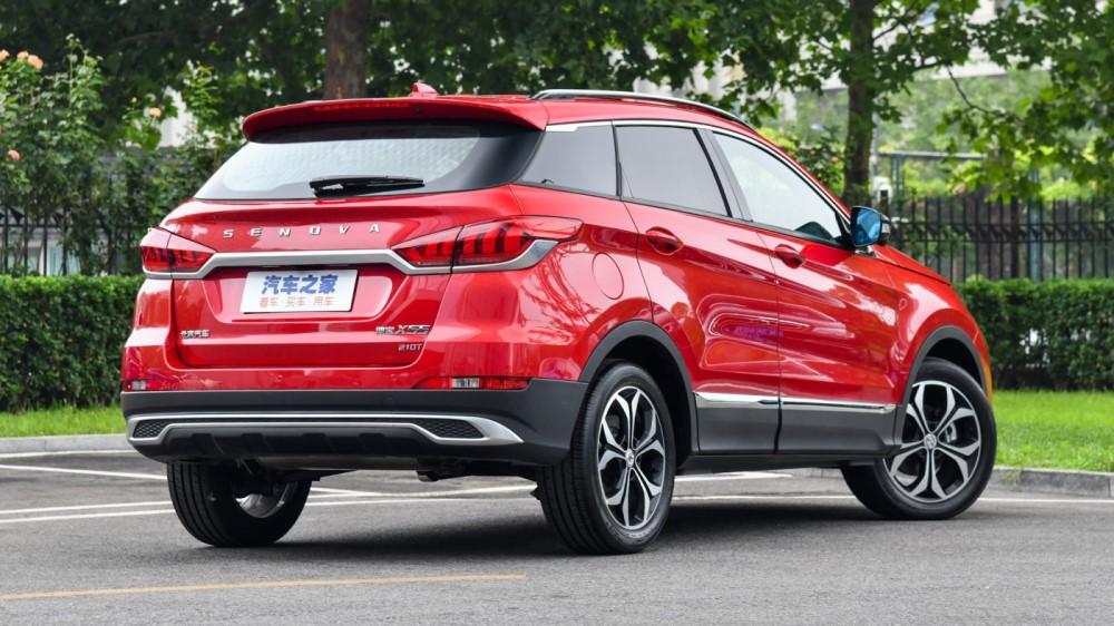 кроссовер BAIC X55 сзади