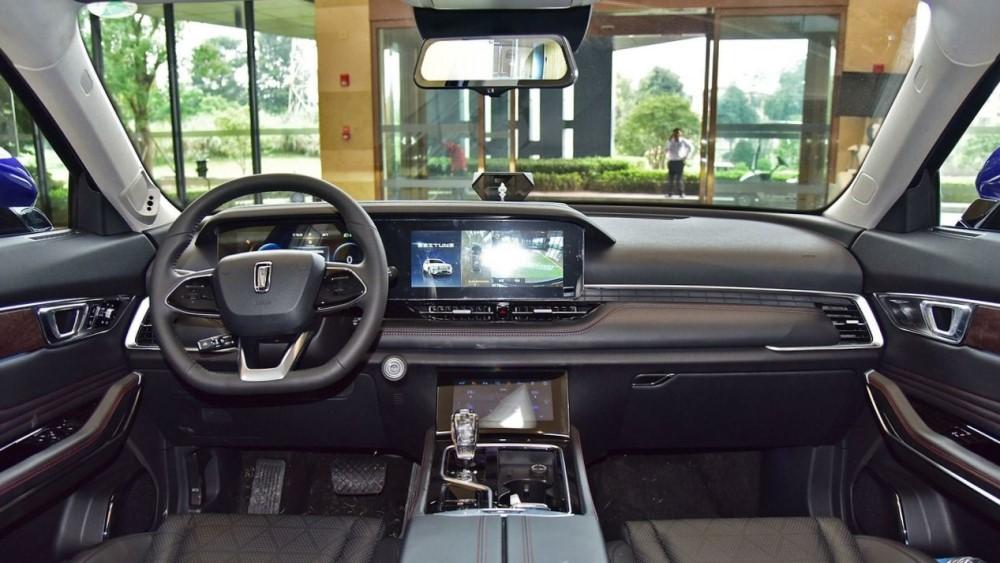 салон кроссовер FAW Bestune T99