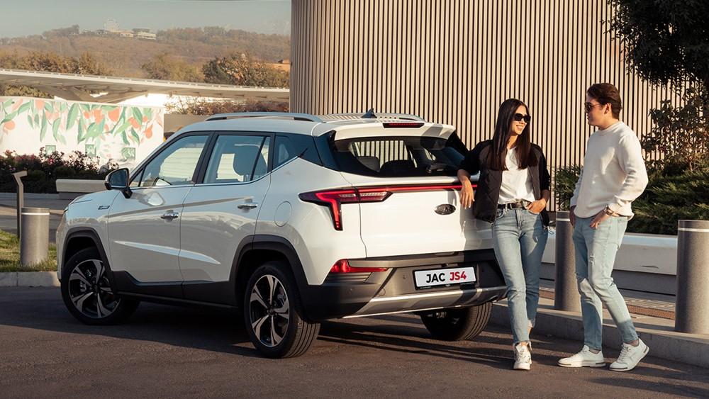 JAC JS4 в Казахстане сзади