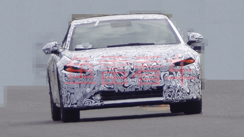 электрический седан Exeed E03