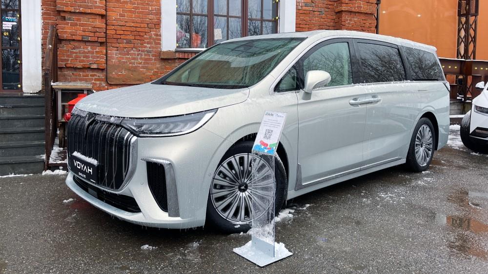 voyah мечтатель вид сбоку