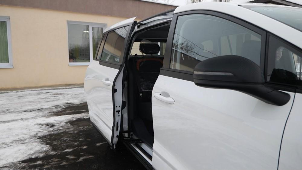 FAW Bestune NAT Alfarus раздвижная дверь для такси