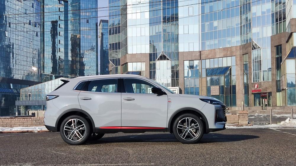 Тест-драйв Changan CS55 Plus сбоку