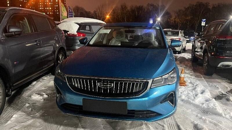 седан Geely Emgrand 7 Новый в Беларуси передок
