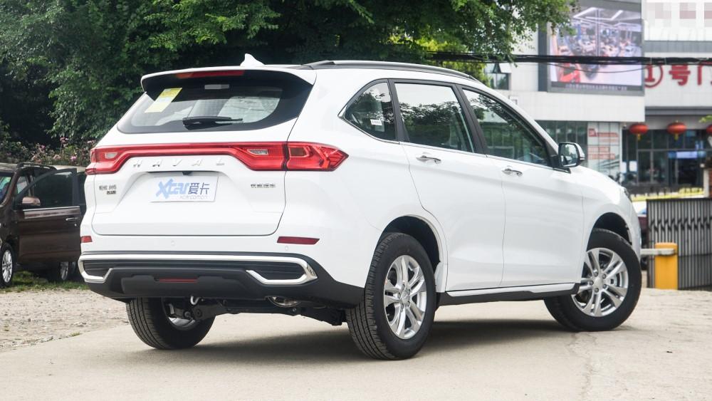 Задняя часть Haval M6 Plus.