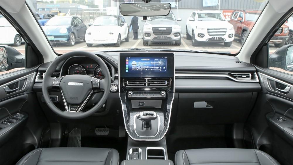 Интерьер салона Haval M6 Plus