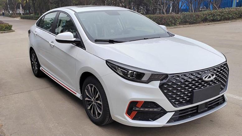 Седан Chery Arrizo 5 с новым двигателем G4G15 сбоку спереди