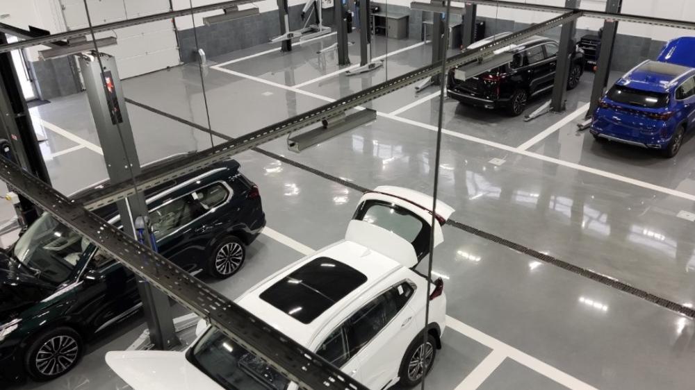 флагманский дилерский центр Exeed Astana в ремонтной зоне Казахстана