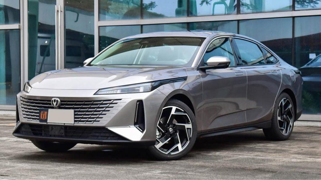 Седан Changan Yida начал предварительные продажи в Китае.  От 13 100 долларов США