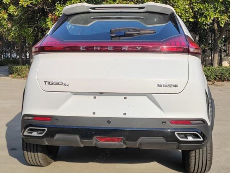 новый Chery Tiggo 3x Plus сзади