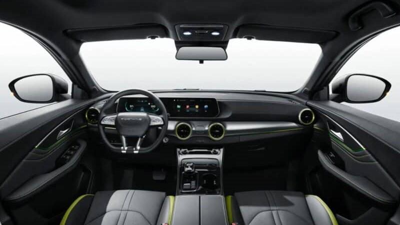 Интерьер салона Dongfeng Forthing Thunder