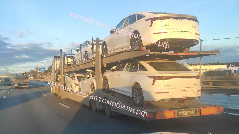 В России начались продажи лифтбеков FAW Bestune B70