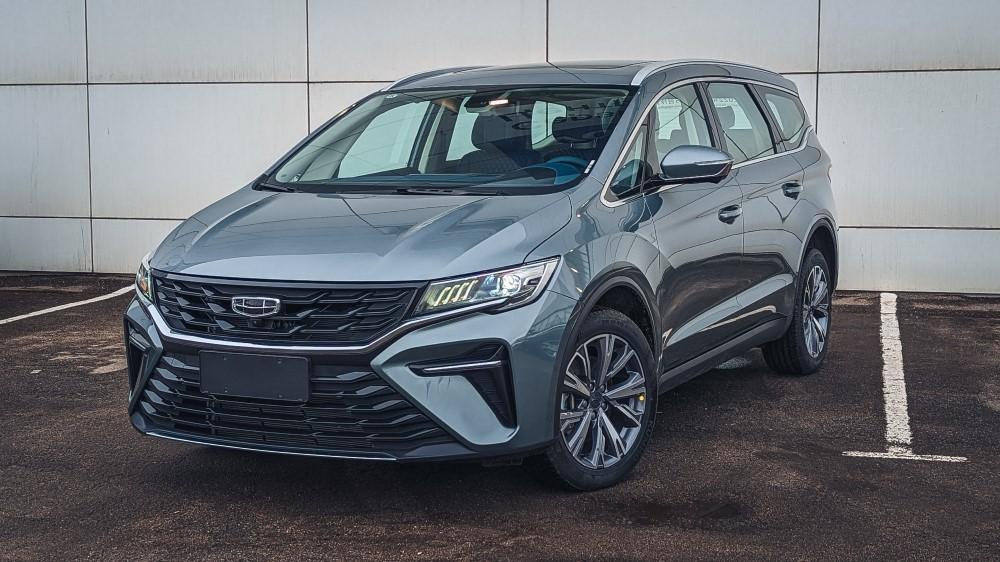 минивэн Geely Jiaji L в России передняя часть
