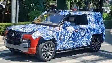 Yangwang U8 от BYD был замечен в Китае в холодном оранжевом цвете Yangwang U8 от BYD был замечен в Китае в холодном оранжевом цвете