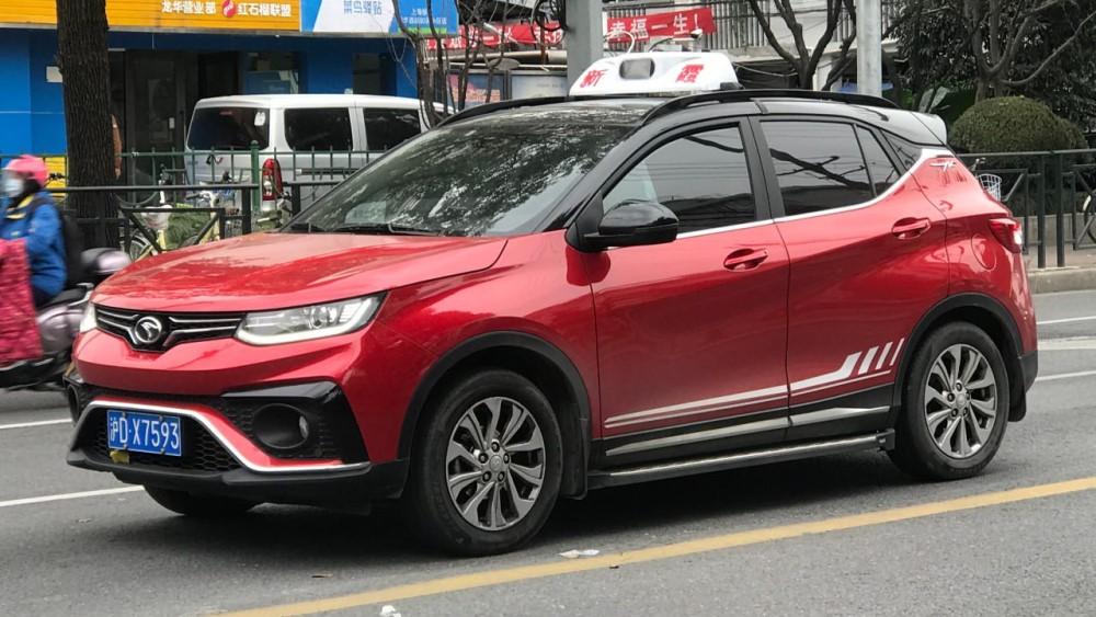 Soueast DX5 сбоку такси в Китае