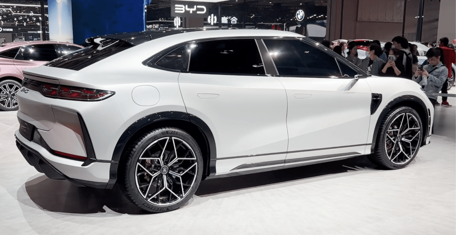 byd design02 - 10 лучших серийных автомобилей на выставке Auto Shanghai 2023 и основные выводы с выставки
