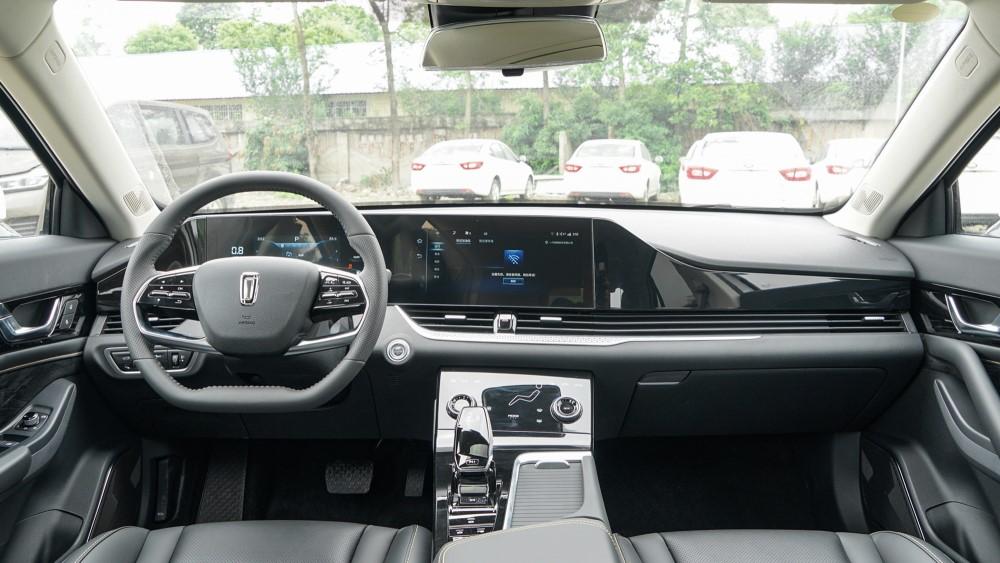 седан FAW Bestune B70