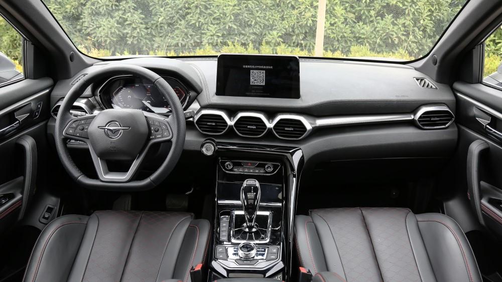 Интерьер салона китайского автомобиля Хайма 8s