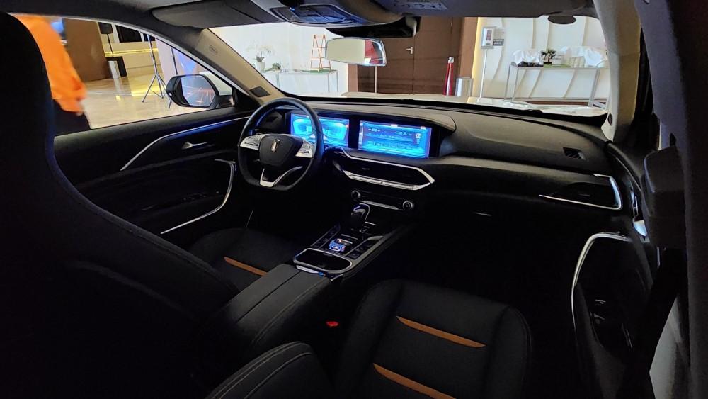 салон интерьер кроссовер Lada X-Cross 5