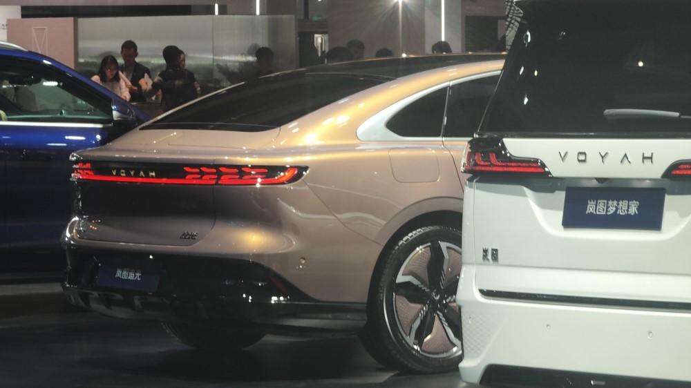 Задняя сторона Voyah Zhuiguang Passion