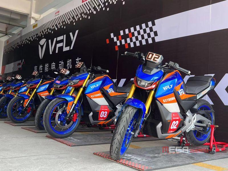 Соревнования электрических мотоциклов TANKENG: VFLY VFD доминирует на трассе в своем пламенном дебюте! Соревнования электрических мотоциклов TANKENG: VFLY VFD доминирует на трассе в своем пламенном дебюте! VFLY VFD доминирует на трассе на своем зажигательном дебюте китайского электрического мотоцикла Новости