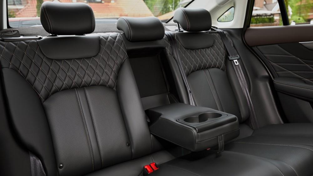 Интерьер салона Dongfeng Shine Max второго ряда