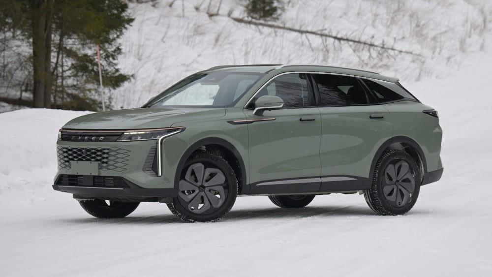 фото Exeed RX в России сбоку спереди