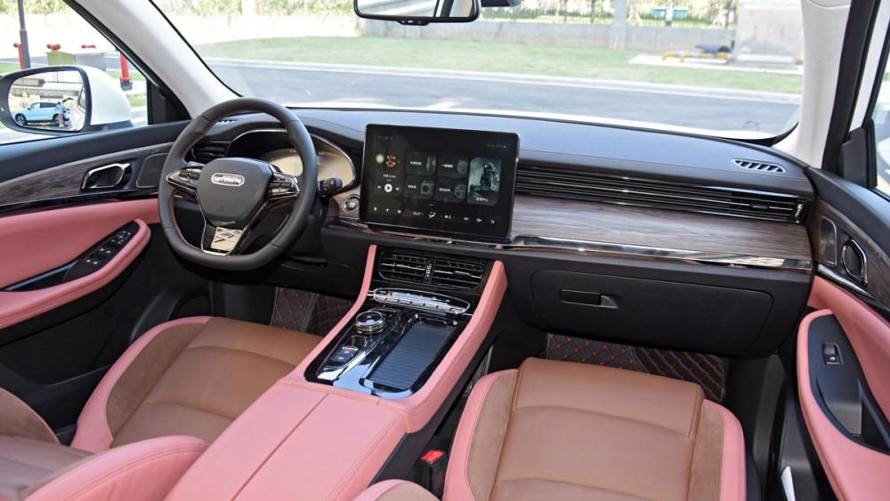 Интерьер салона Skywell HT-i Skywell HT-i