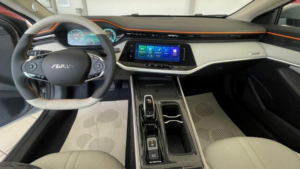 Интерьер салона седана Dongfeng Shine Max