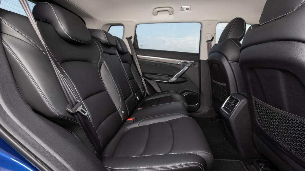 новая версия салона второго ряда Geely Atlas Pro