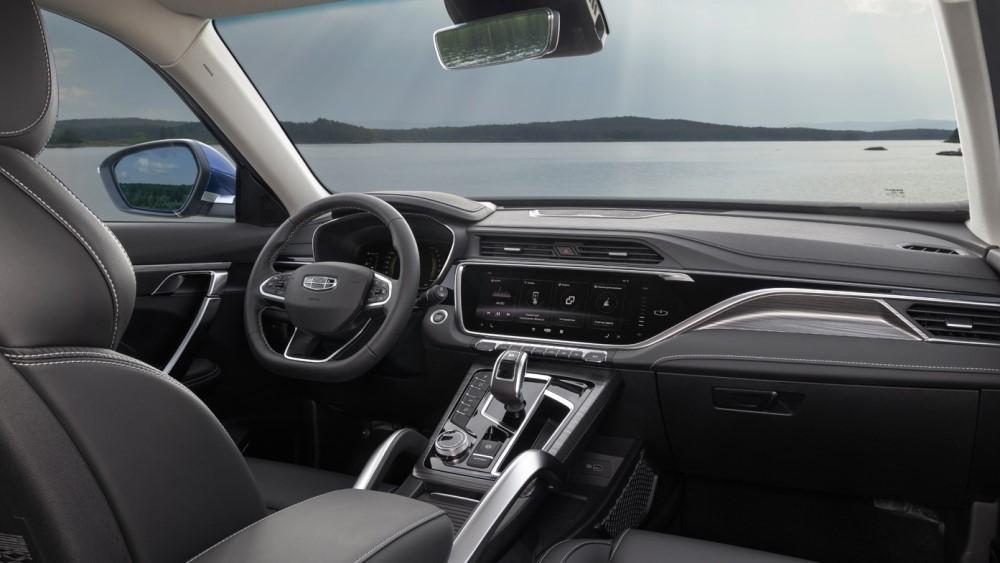 Интерьер салона кроссовера Geely Atlas Pro