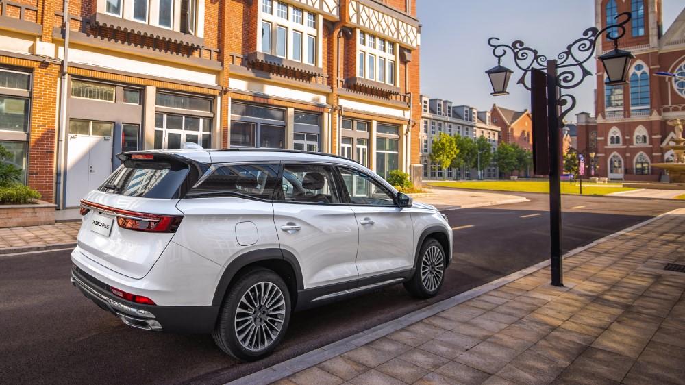 Jetour X90 Plus статическая задняя сторона