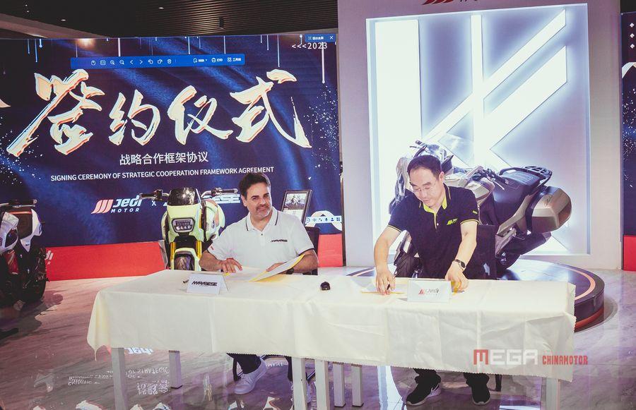 Европейская команда ведущих дизайнеров совершает первый визит в штаб-квартиру JEDI, после запуска мотоциклов FR750 и Kylin750.