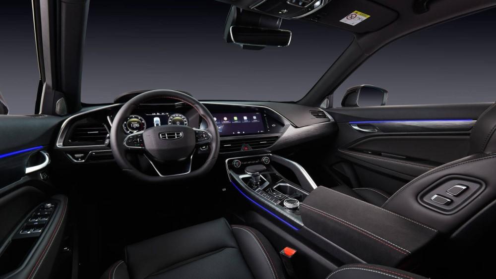 Интерьер салона Geely Tugella