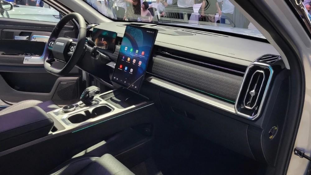 Салон кроссовера Jaecoo J7 интерьер