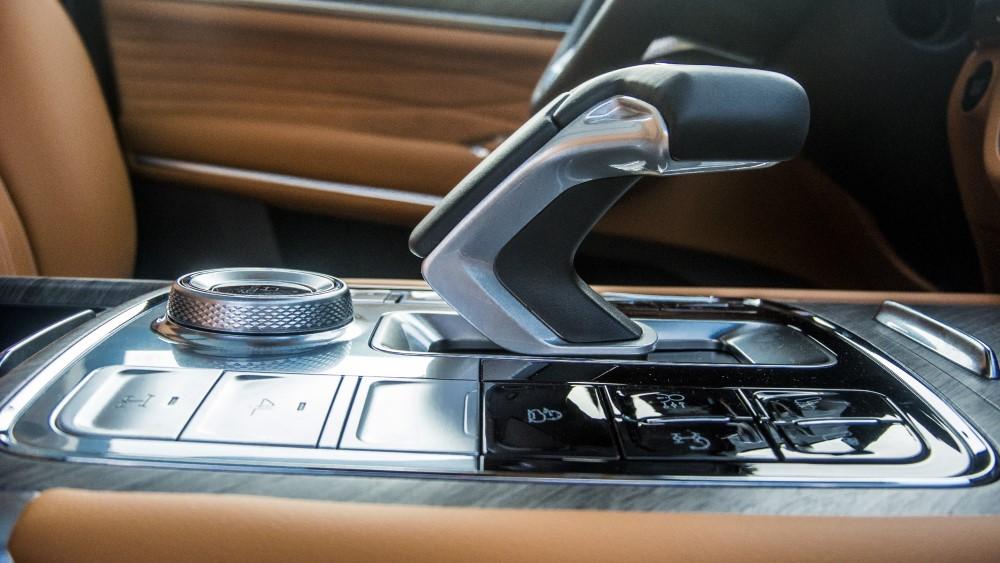 Tank 500 в Казахстане салон интерьер селектор коробки тоннель