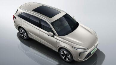 В Россию привезли аналог BMW X7, способный проехать до 1200 километров без дозаправки