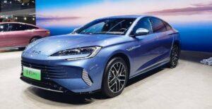 Седан BYD Seal DM-i стартует в предварительных продажах за 24 300 долларов США в Китае