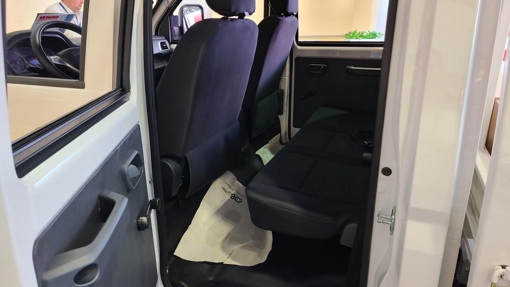 BAW T7 с двойной кабиной, второй ряд