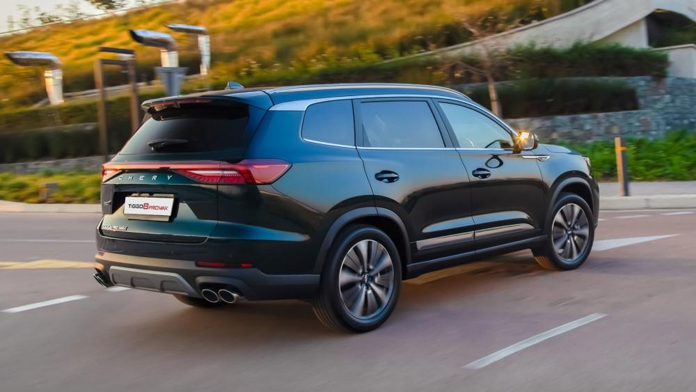Обновленный кроссовер Chery Tiggo 8 Pro Max сбоку сзади