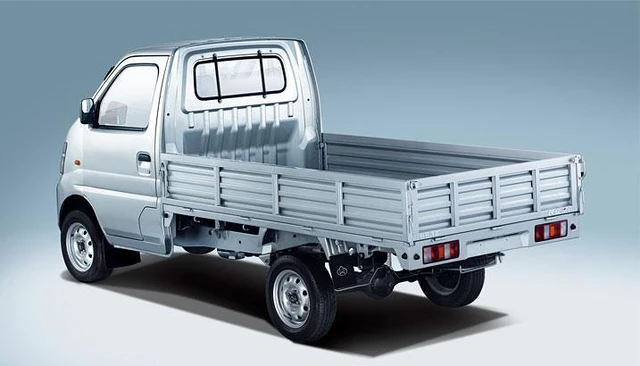 В Россию завезли дешевые грузовики и фургоны Changan. Цены - около двух миллионов рублей