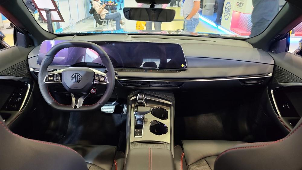 Интерьер салона МГ 7